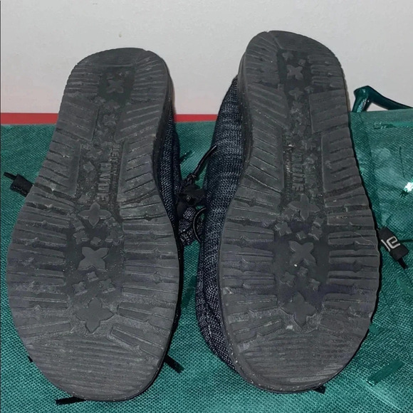 Hey Dude Black and Gray Loafers with Flexible Sole and Moccasin Design - Picture 7 of 12